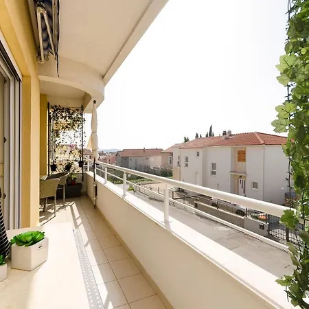 Golden Oasis * Vodice