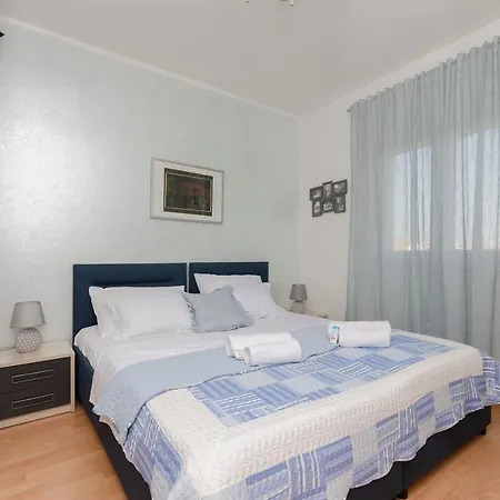 Apartamento Golden Oasis *