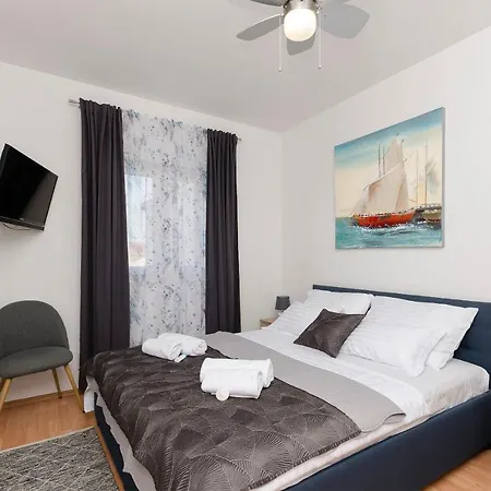 Apartamento Golden Oasis *